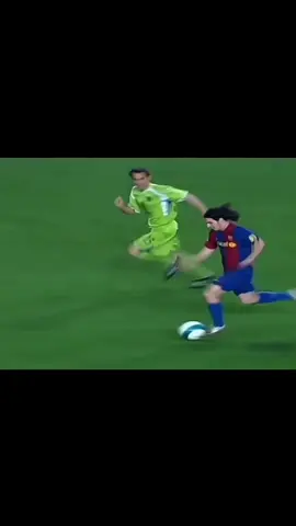 Messi solo goal v Getafe             #messi #goat #sologoal #dribble #barcelona #footballtiktok #footballedit #viral #repost #explorepage #trendingnow #tiktok #fyp #trending #foryou #new #tiktokviral #happy 