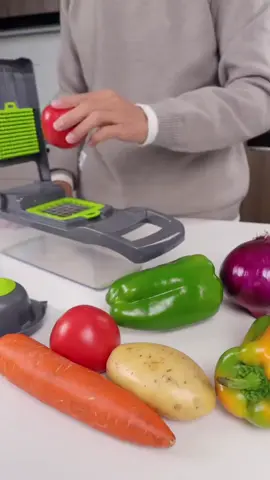 🥒🍓 Com o Cortador e Fatiador de Frutas, Verduras e Legumes da Shopee, preparar refeições fica rápido e prático. Mais tempo para curtir o que importa! ✨🍅 #azamigasdasdicas #cozinhapratica #Shopee #cortadormultifuncional #praticidadenacozinha #legumes #fy #foryou #verduras #frutas #donadecasarealtiktok #achadinhosshopee🛍️🛒🔥