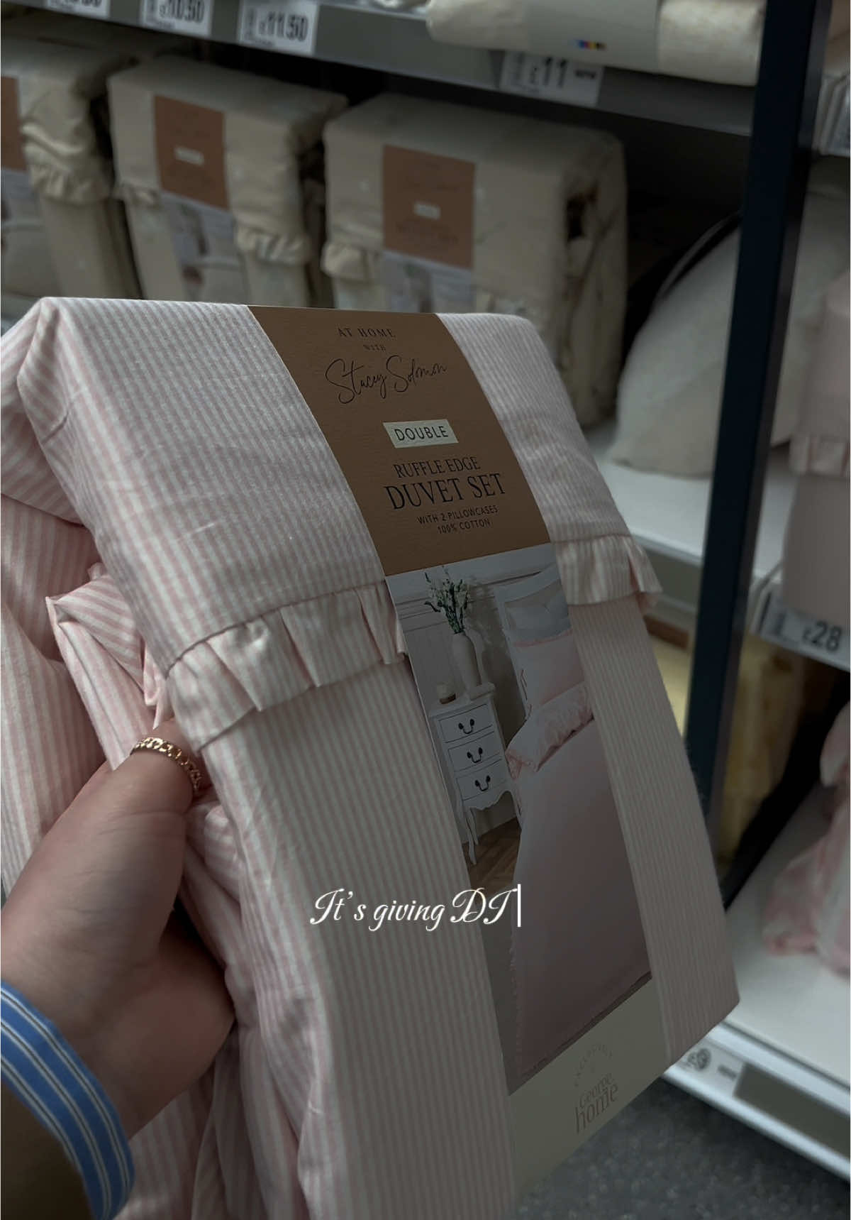 Your coming home with me, DIOR Vibe bedding set🫶🏻💗🎀 #girlies #pink #bedding #cute #aesthetic #bedsets #dior #asda #staceysolomon #sunday #reset #homedecor #Love @Asda 