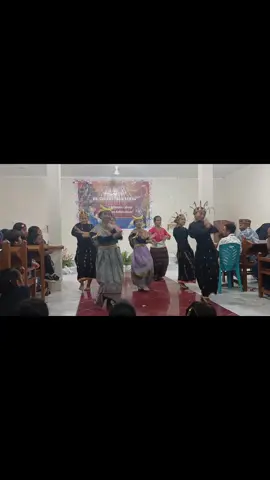 Pertunjukan pensi tim promosi sekolah di Kilo 7 Segah #timpromosisekolah #promosisekolah #smpkatolikwrsoepratmanberau #smpkatolik #tarianntt #nonanonantt #ntt #segah #nonantt 