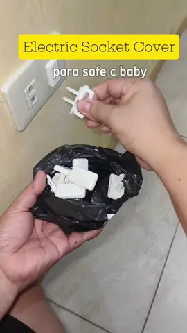 Electric socket cover pra sa safety ni baby 2 pesos lng #electricsocketcover #socketcover #forsocket #foradapter 