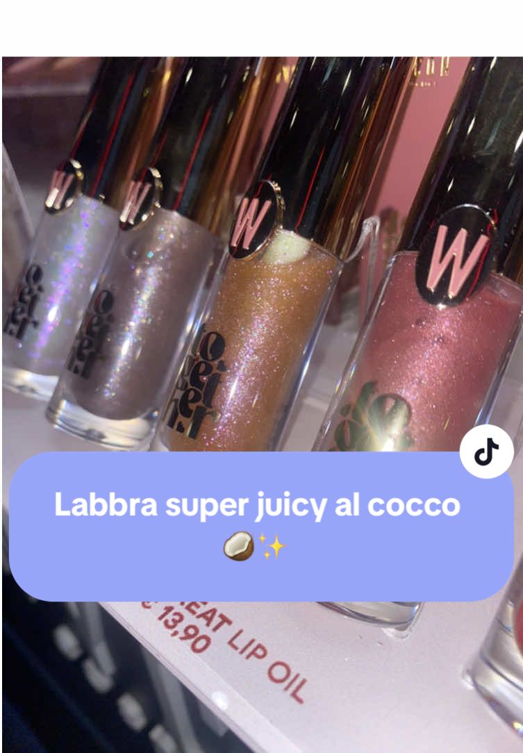 Se amate il cocco dovete provarli!! Con quale vorreste vedere una combo labbra??                                #lipoil #labbrajuicy #cocco #lipoilswatch #lipoilwycon #perte #wyconcosmetics @wyconcosmetics_official 