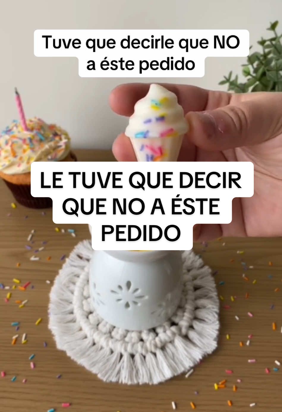Los Wax melts son la mejor opción para salir de apuros como me pasó con este pedido, si quieres aprender a realizar este y muchos tipos de velas artesanales en el link de mi perdí tengo un programa para ti #velasartesanales #manualidades #velasaromaticas #waxmelts #velasdecorativas #emprenderdesdecasa 