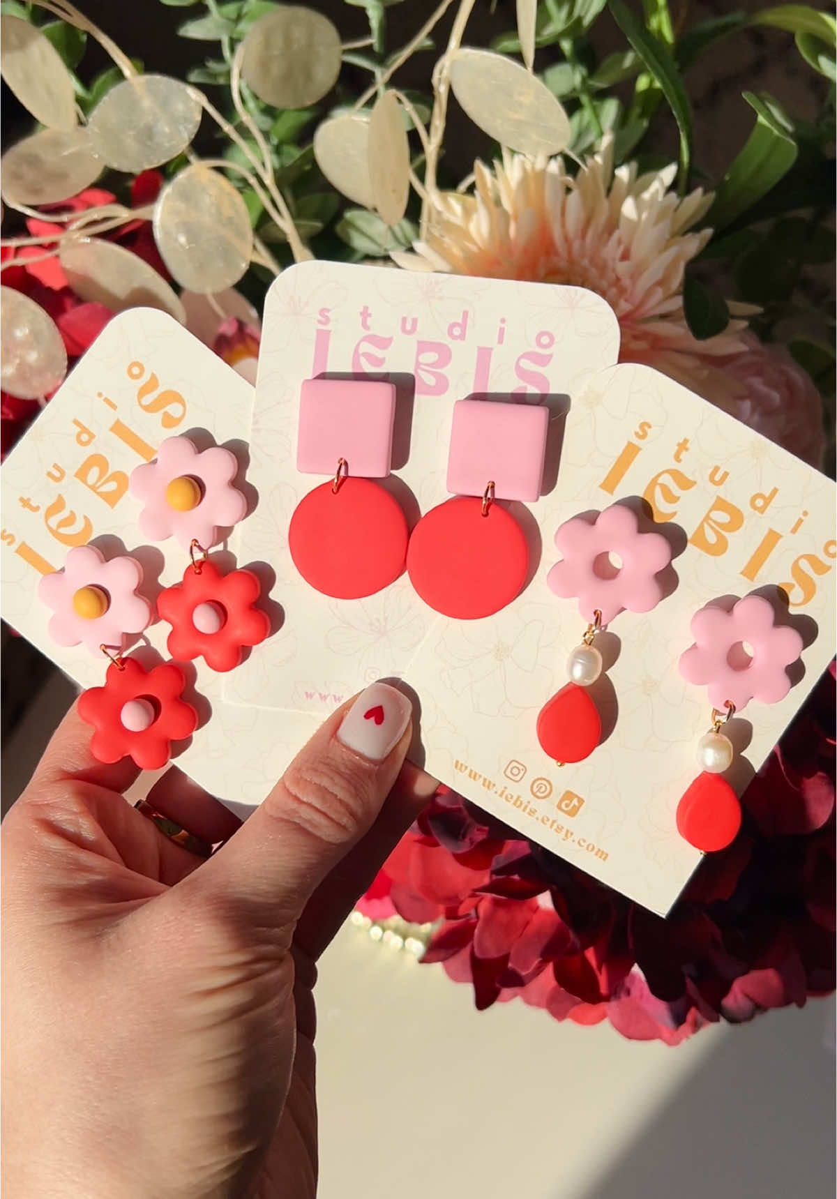 Adding posts to my earrings 💕🍭🍬✨ Available in my etsy shop! #iebis #SmallBusiness #etsyshop #earringbusiness #etsyseller #wholesale #handmadeearrings #slowmade #polymerclayearrings #etsyfinds #statementearrings #handmadebusiness #radītslatvijā #clayart #dopaminejewelry #quirky #scandifashion 