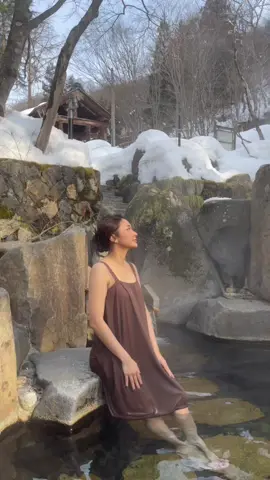 Onsen with a view✨ Disclaimer : I did record this in the early morning, so no people inside the onsen except me and my friend 🙏🏻 #onsen #japan #japantravel #japaneseculture #japan🇯🇵 #japantrip #gunma 