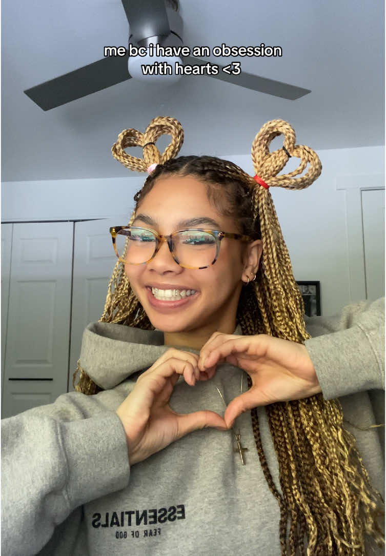 clear rubber bands would be ideal BUT is it giving valentine’s day inspo or whattttt?#knotlessbraidshairstyles #knotlessbraids #protectivestyles #hairstyletutorial #knotlessboxbraids 