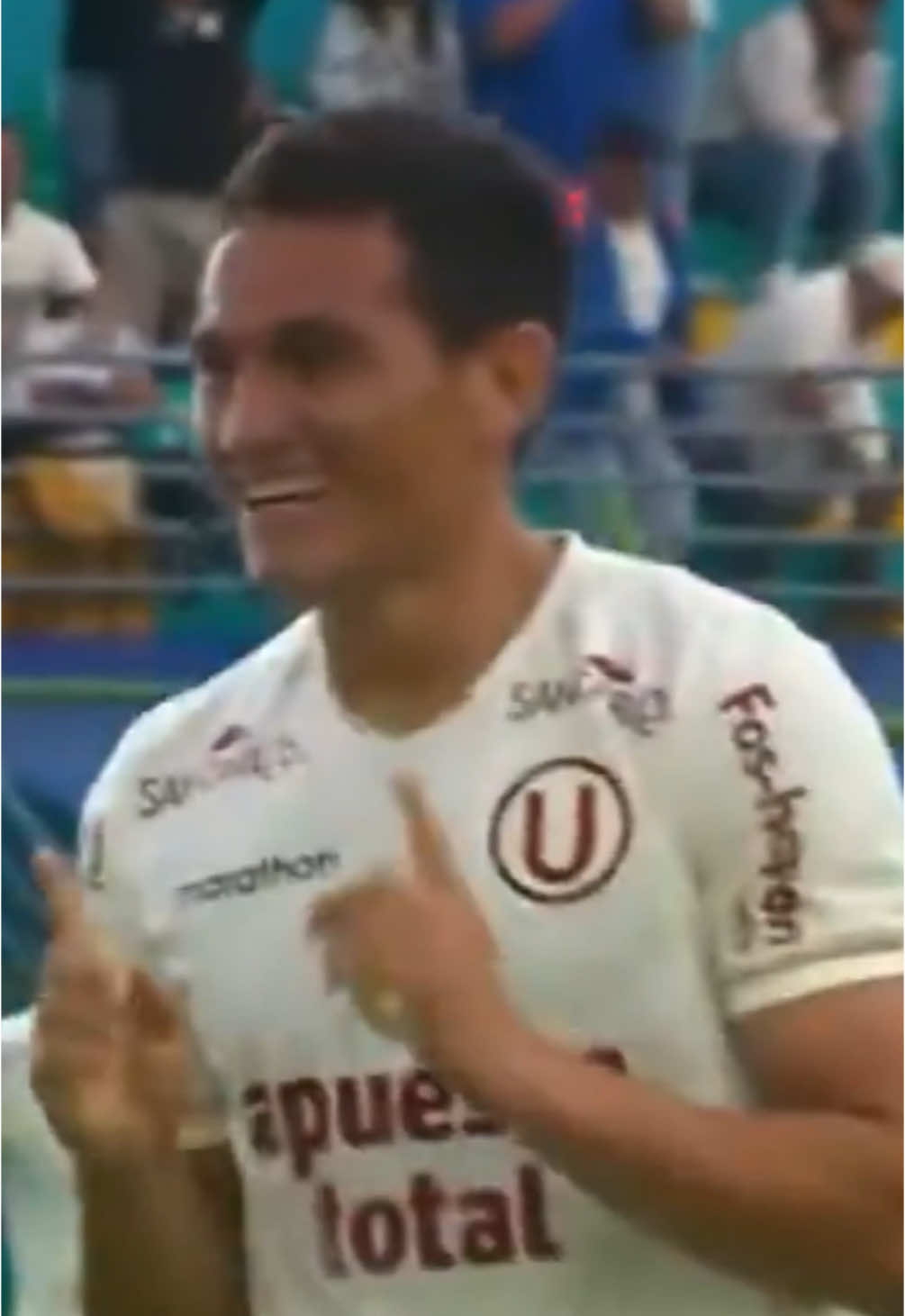 EL PRIMERO DEL AÑO ES OBRA DE JAIRO VÉLEZ. 🎩🔥 #universitario #perú #ydaleu #fyp #fútbol #los100delúnicogrande #bicampeon #ParaTi 