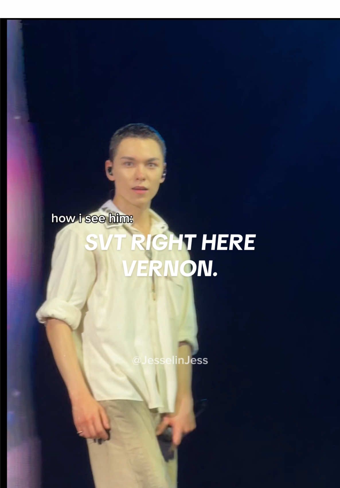 Replying to @PKhope yg bener aja u non🙂‍↕️🫵🏻 yg tanya kenapa bisa dipelototin, jawaban nya ada di reels 1G…. #seventeen #seventeenrighthereworldtour #seventeenrighthereinjakarta #fancam #vernon #buzzcut 