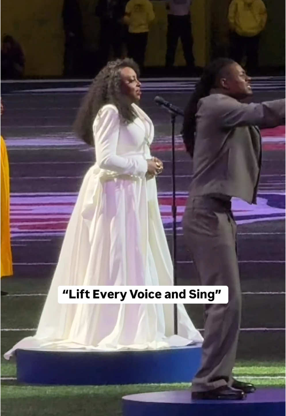 Ledisi’s Super Bowl performance of the Black national anthem, “Lift Every Voice and Sing.” 🎶🏈 #Ledisi #SuperBowl #Blacknationalanthem #superbowlsunday #superbowllix #football 