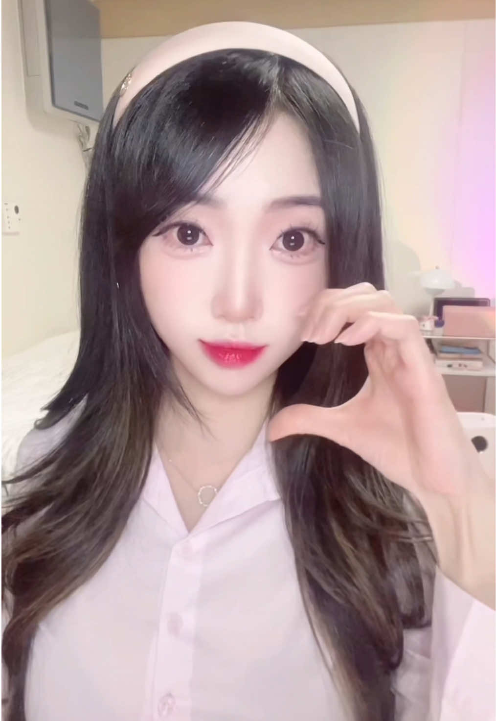 Obsessed with this song💞  #lovehangover #fyp #selfietime #tiktokviral #korean #추천추천 