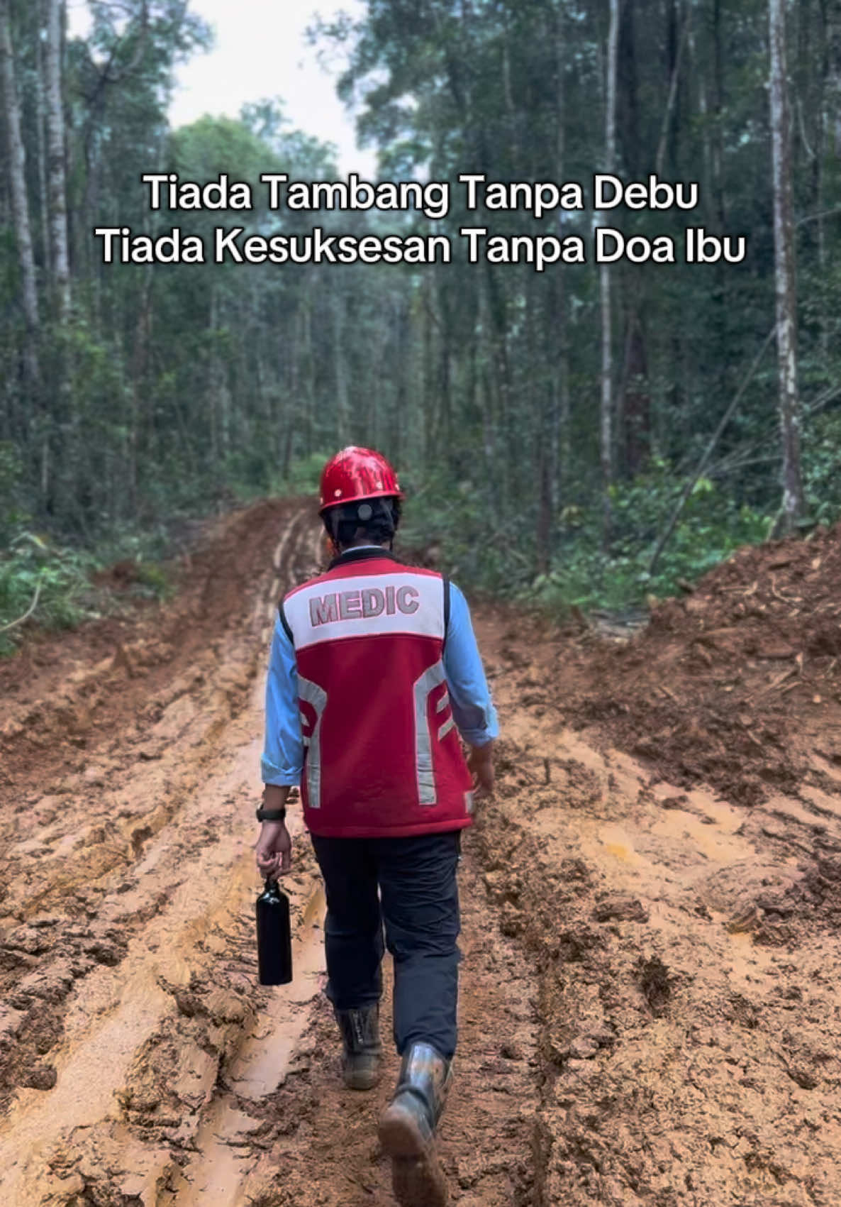 Aku mung mantri mbak ra cekelan bedil🙏🏻 #perawat #perawatindonesia #perawattambang #paramedic #paramedik #tambang #nikel #tambangnikel #mantri 
