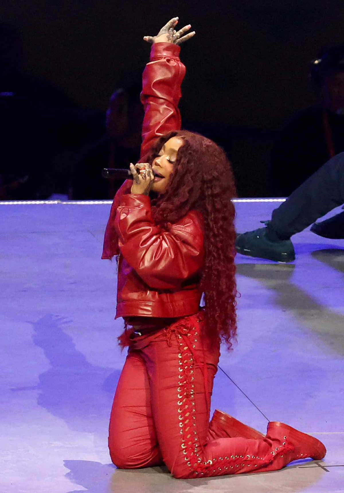 SZA bringing the heat with “All the Stars” and “Luther” at the Super Bowl Halftime Show with Kendrick Lamar  #SZA #kendricklamar 