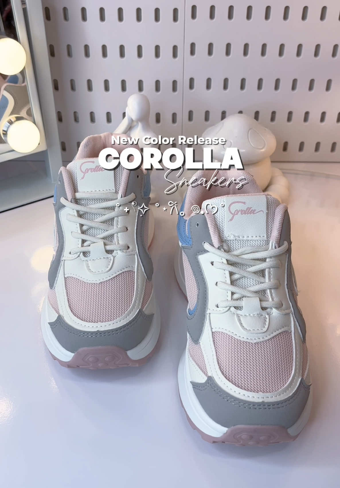 Wear it comfortably. Wear it on style! My 6th pair of @Corolla shoes and I just can’t get enough! #corollashoes #sneakers 