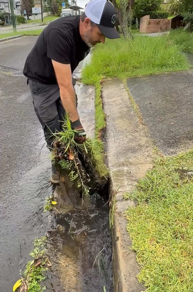 Time to go to work #asmr #lawncare #relaxing #satisfying