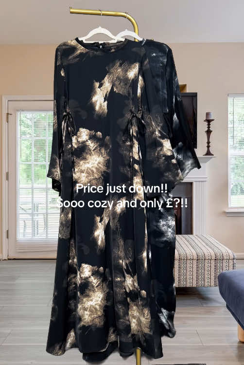 #abaya #longdress #abayadress #abayastyle #musilm #musilmgirl #musilmfashion #musilmclothing #tiktokmademebuyit #ramadan2025 #dealdrops #spotlightfinds 