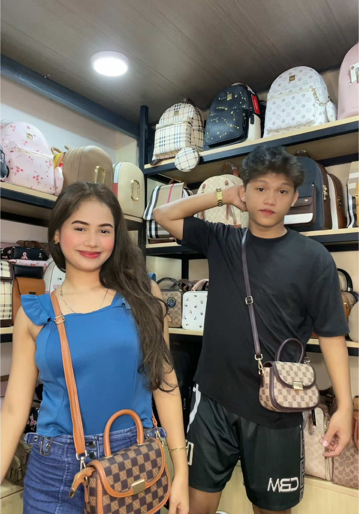 Feeling fabulous with my new kimi rabbit 2 way baag! 🥰🔥 #howrubags👜❤️ #howruofficial #rykzelbags #rykzelonlineshop #clickyellowbagtoorder #foryoupageofficiall #trending #fashiontiktok #smallslingbag #kimirabbitbag 