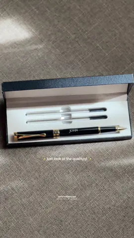 oh to receive a personalized gift 🥹🫶🏻 ~ #giftideas #valentinesgift #graduationgift #giftforher #giftforhim #personalizedgift #verofinds #customized #giftbox #engraving #freeengrave #gf #bf #forbff #fyp #foryou #tiktokshop 