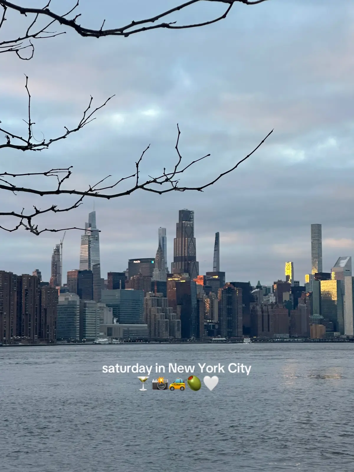 nyc saturday that ended in snow like a movieeeee #creatorsearchinsights #contentcreator #nyc #dayinmylife #dailyvlog #newyorkcity #contentcreation #nycphotos #dimlphotos #contentideas 