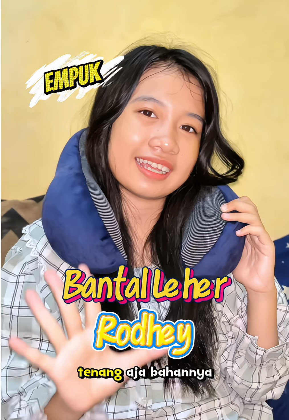 Bantal leher yang cocok buat dipakai sepanjang perjalanan saat travelling atau bepergian jauh nih aku rekomendasi bantal leher Rodhey  #bantalleher #rodhey #bantalleherempuk #bantallehermobil #bantalleherpesawat #bantalleherkereta #bantalleherkekinian #bantallehernyaman #bantallehernyamanempuk #bantallehernyamandipakai #bantallehermobilmurah #bantalleherrecommended #rekomendasibantalleher #rekomendasibantallehermobil #bantalleherdewasa #bantalleherantilelah #bantalleherantinyerileher #bantalleherviral 