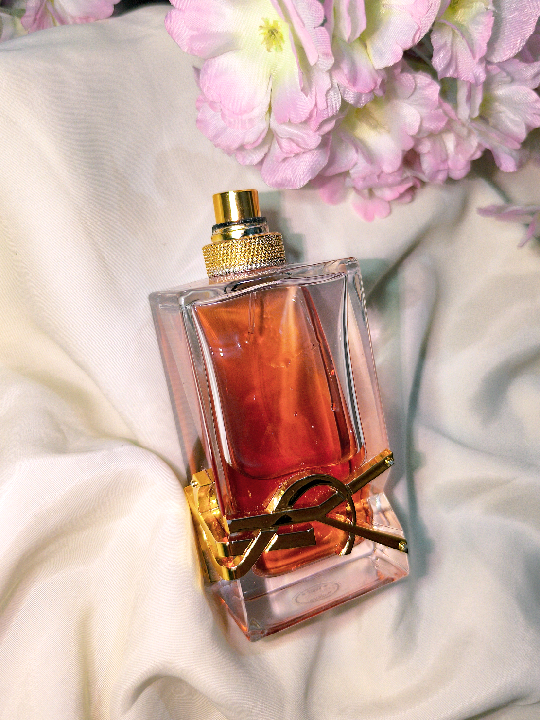 Luxury in a bottle! ✨✨ #YSLLibre #YSLBeauty #PerfumeLover #FragranceAddict #UGCCreator #TikTokBeauty #LuxuryScents #PerfumeTok