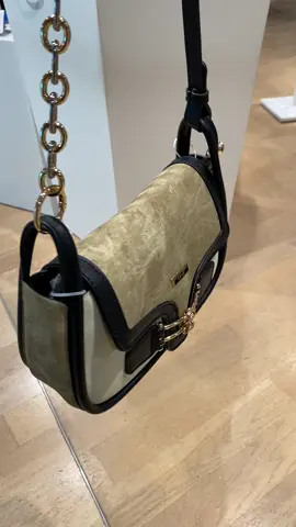 Mujun bag dari @ENJI Official Store dan ini promonya cuma ada disini #enjibag #slingbag 