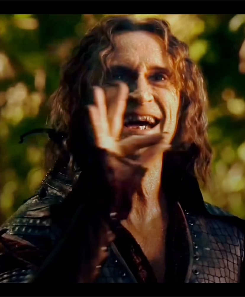 He’s so unintentionally funny, that I had to make 3 edits of him so this is {part 1/3} #rumplestiltskinedit #rumplestiltskin #mrgold #mrgoldedit #robertcarlyle #robertcarlyleedit #funnyvideos😂 #edit #funnyedit #ouat #ouatedit 