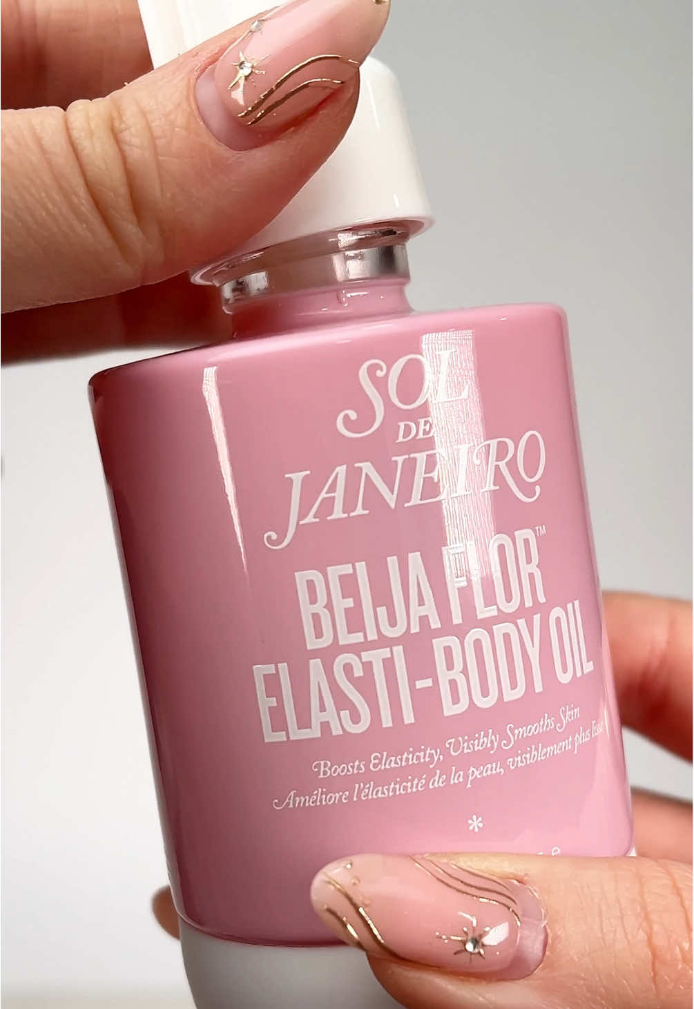 Soak up @Sol de Janeiro’s Beija Flor Body Oil for radiant, supple skin! 🌸🪷🌺 