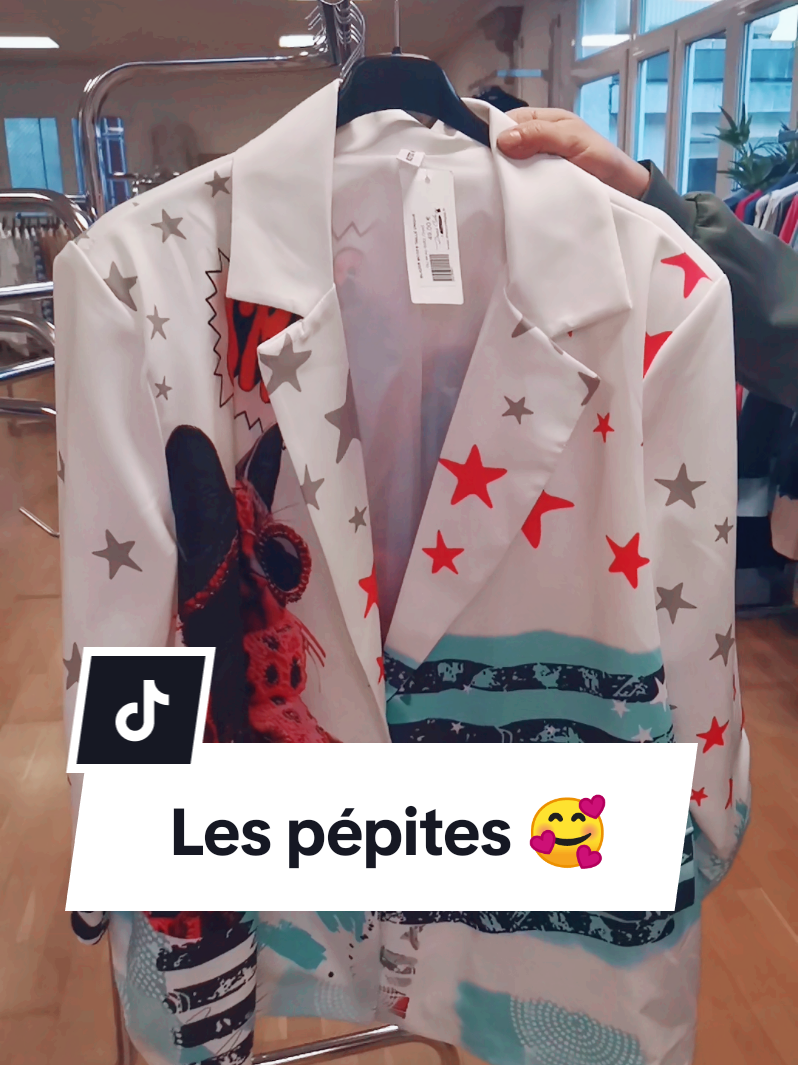 Abonne-toi pour ne pas louper les pépites ! Nouveautés chaque semaine en live et sur notre boutique en ligne dresscodegap.fr (lien en bio) 🥰  #dresscodegap #pepites #nouvellecollection #shopping #vetementsfemmes 