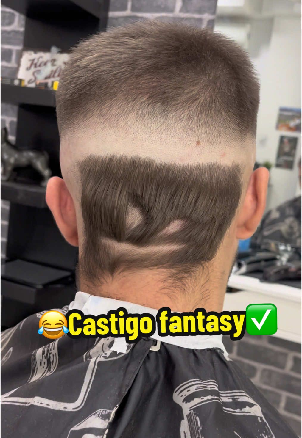 🤦🏻‍♂️Nunca pierdas un #castigofantasy 😳 #buzzcut #barberia #barber #cortedepelo #fadehaircut 