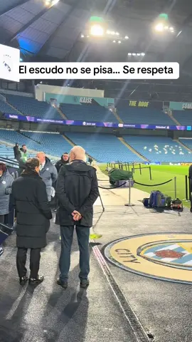 El escudo del rival no se pisa, se respeta. 🫡 #realmadrid #ChampionsLeague #futbol #manchestercity #bellingham #mbappe #vinijr #modric #ancelotti #tchouameni #camavinga #ardaguler