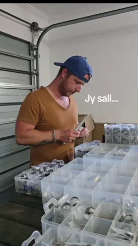 Jy sallie sement in n ring sit nie🤫💍🧱 #challengeaccepted  #customrings #thefoundation #moeniemydarenie #anders #touchwood 