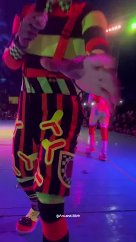 Pa tras pa delante 😍 @Soy Jaivo Zp @Randy_MesmoOficial  @Wilyn K Rollo @Patitas🔥🤡 @davidhfloresg #mesmorollotour #krolloshow  #losmesmosshow #randy #wilyn #fyp 