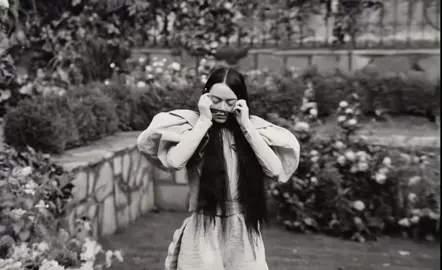 The weird world of Bella Baxter in Poor Things  #fyp #emmastone #yorgoslanthimos #poorthings #a24 #edit #cinema #film #music #katebush #edit #willemdefoe #markruffalo #bellabaxter #thefavourite #vibe #babooshka #wutheringheights #pop #visuals #cinematography 