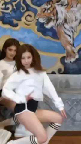 (adm Nahh) #sora :: | Não dá nem pra saber que é a sora me desculpem pela qualidade😭😭☝🏻:: #sora #fancam4k #foryou #moots? #qualidadebatata #fancamsora #fancam #foryou 