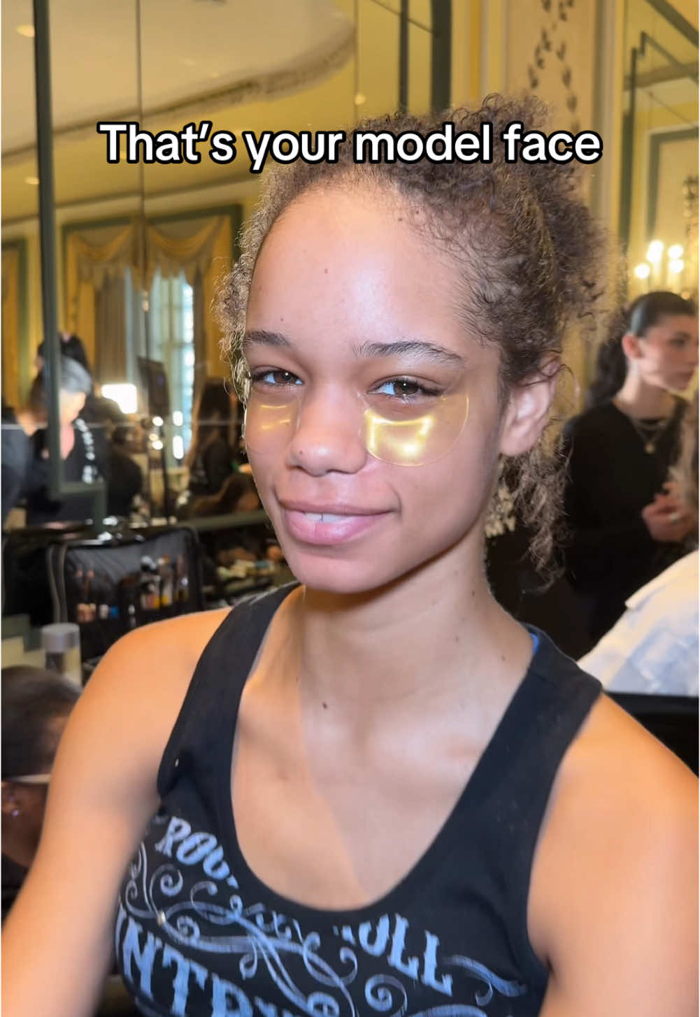 Every model face begins with #PeterThomasRoth 24K Gold Eye Patches 😉 #NYFW #newyorkfashionweek #fashionweek #newyorkcity #model #modellife #skincare #beauty #bts #behindthescenes #backstage #SuperModel #trend #viralproducts #eyepatches 