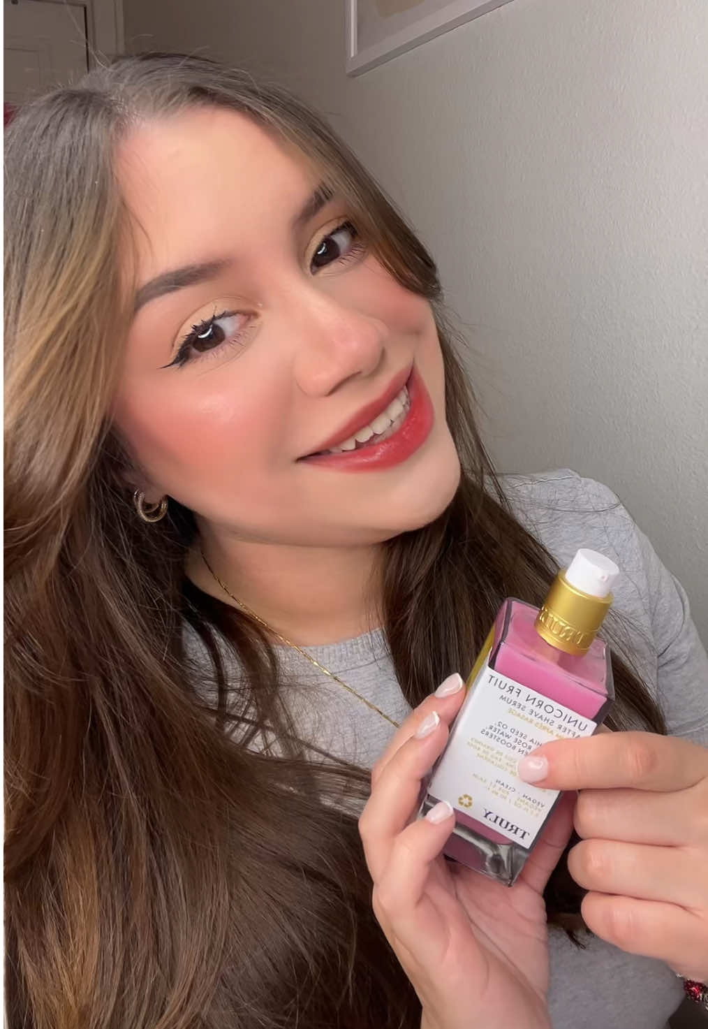 El Serum más vital de @Truly Beauty #serum #trulyglowingselfielove #trulybeauty #truly #trulybeautyproducts #fruit #unicorn #tiktokshop #lomasviral #cottoncandy 