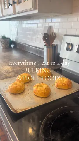 What I eat in a day focusing on Whole Foods and high protein/ high cal #bulking #whatieatinaday #wholefoodsdiet #cleaneating #creatorsearchinsights 