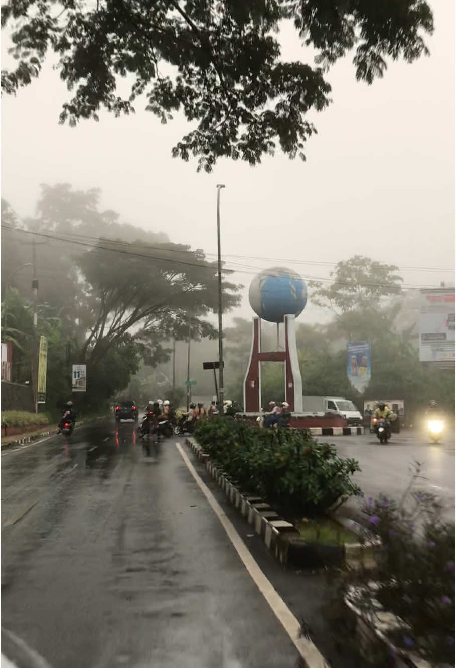 Kuningan after rain secandu itu🥹 #kuningan #kuninganjawabarat #adem #morning #rain #viralvideo #xyzabc 