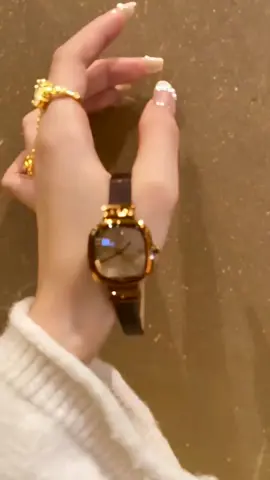jam tangan cantik banget beb 😍❤️ #jam #jamtangan #jamtanganwanita #koreanstyle #elegan #simple #antiair #aesthetic #fyp #foryou #fypage 