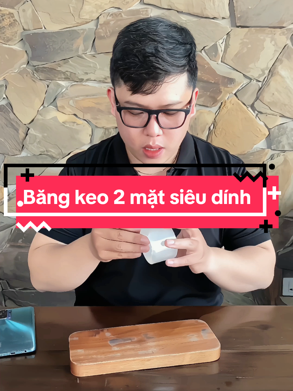 Băng dính băng keo nano 2 mặt trong suốt acrylic siêu dính, keo dán chịu lực tốt, không cần khoan tường, dán tường chống thấm nước. Keo dán 2 mặt đa năng cố định ổ điện, kệ, giá, bảng, dán tranh, có thwer cắt ngỏ theo hình họa tiết cần dán dễ dàng.