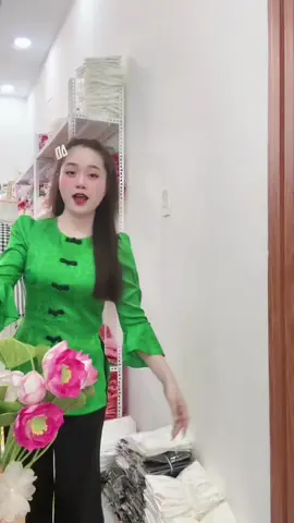 Mẫu này mấy bà bận đẹp theo thời gian nha, đơn giản nhẹ nhàng mà sang lắm mấy bà ơi #xuhuongtiktok #xuhuong #trending 