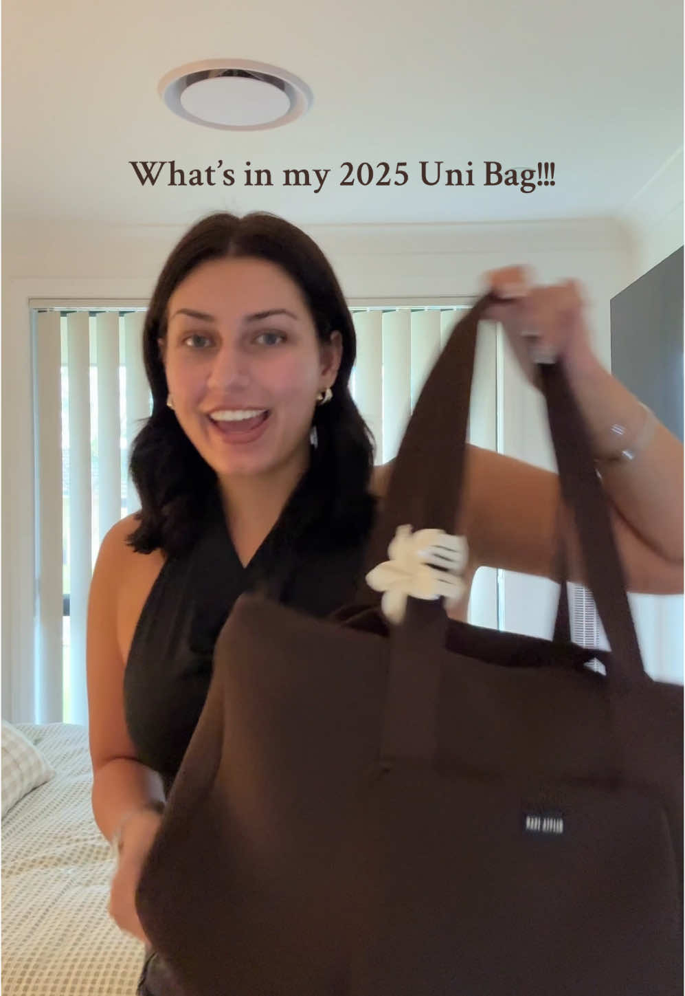 uni prep time 👜🤎  This uni bag is honestly the best @Olivia Jean - def recommend if you don’t know what uni bag to purchase!! dc: MIKAYLA20 #unibag #uni #university #whatsinmybag #uniessentials #bag #recommendations #foryou #fup #relatable 