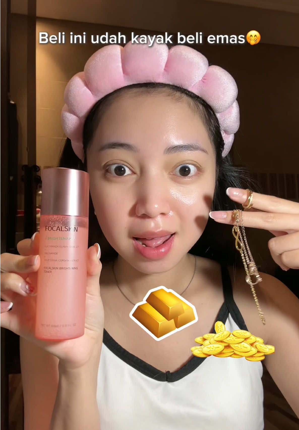 Hah beli skincare kok bisa setara kaya beli 1.1gr emas?? Yakin??😌 yuk sini bahas! Dari tekstur cair bisa berubah jadi kaya moist warna putih?? Keren banget! ✨ @FOCALSKIN Indonesia #licorice #goldenlicorice #fsgoldenbrighteningtoner #brightbalance #3in1serumtoner #serumtoner 