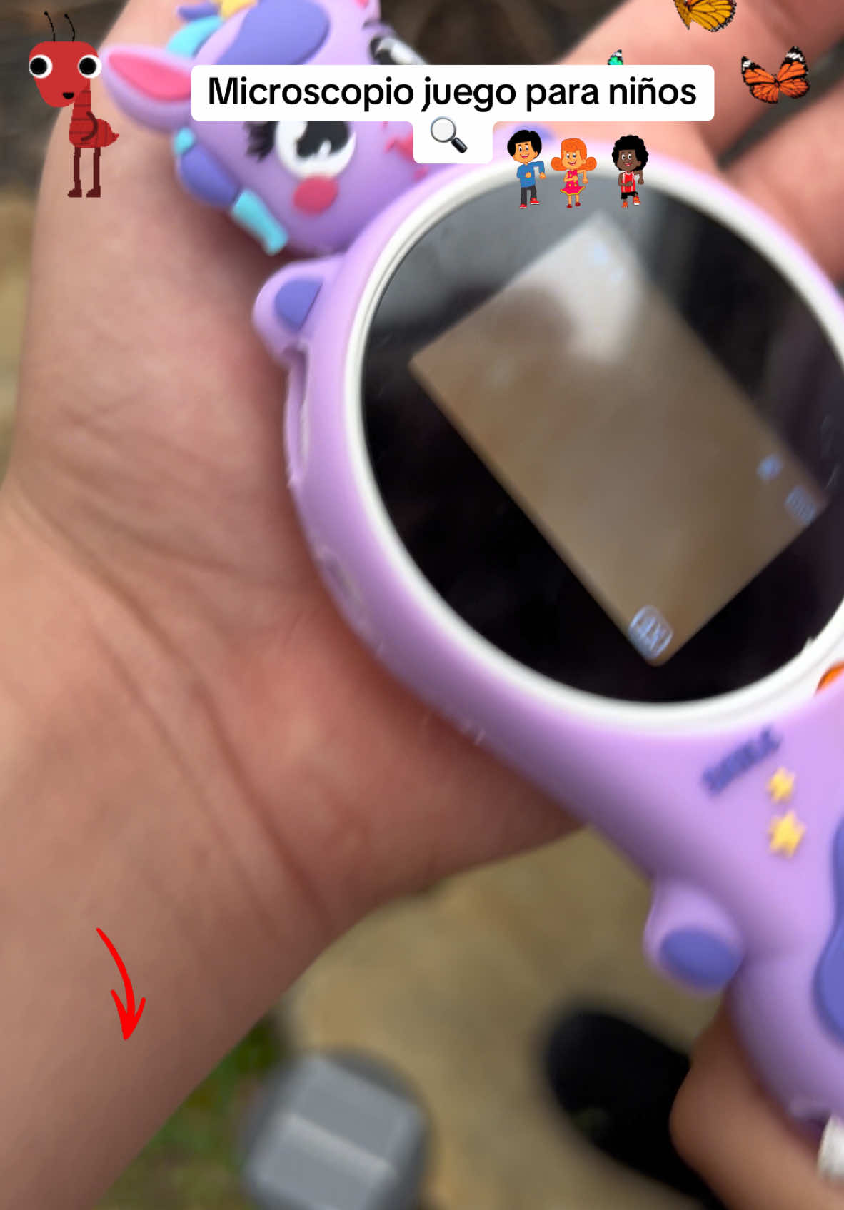 Está muy precioso hoy mis hijos y mi sobrina estuvieron descubriendo muchos animales en el jardín #microscope #toykids #lupa #digital #kidsoftiktok #aventure 