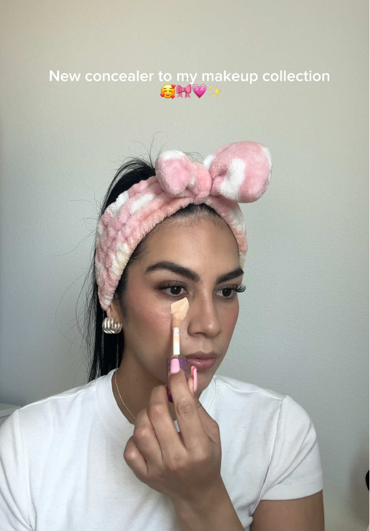 Can you believe I’m this late to the game with this concealer 🙂‍↔️👀 @tarte cosmetics  #viral #fyp #tartecosmetics #concealer #2025makeup #dailymakeup #makeup #concealer #concealerreview #makeupreview #sahm #momgrwm #grwm @Huda Beauty @NARS Cosmetics @Hourglass Cosmetics @Haus Labs by Lady Gaga @Too Faced @Rare Beauty @Fenty Beauty @rhode skin @Juvia’s Place @Morphe Cosmetics @Maybelline NY @makeupbymario @makeupforever @maccosmetics @Anastasia Beverly Hills @Charlotte Tilbury @Tower 28 Beauty @Tatcha @Kosas @L’Oréal Paris @loréal paris usa @patrick ta @Patrick Starrr @ONE SIZE BEAUTY @Onset Brand @Les Do Makeup @EXO Cosmetics @Evettexo @Benefit Cosmetics @SKIMS @Kylie Cosmetics @Glow Recipe @MAËLYS @MAELYS Cosmetics @La Roche-Posay @Good Molecules 