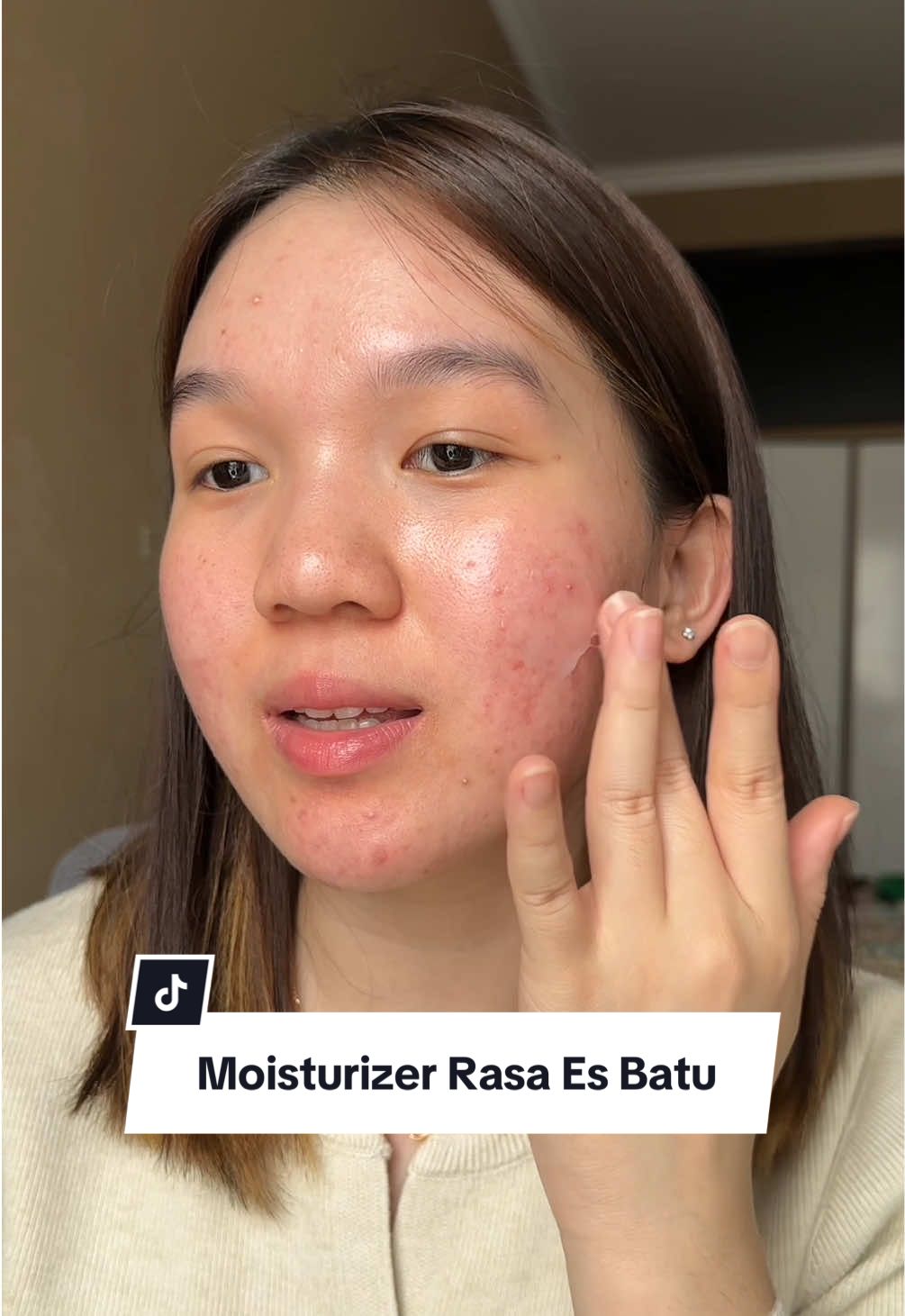 sangat sangat menarik moisturizer ini!! blm bisa kasih tau efeknya ya tp so far ga bikin aku jerawatan 👍🏼 @COPPERA.Indonesia #moisturizercoppera #moisturizeviral #coppera #copperpeptide #radiancerepairmoisturizer 