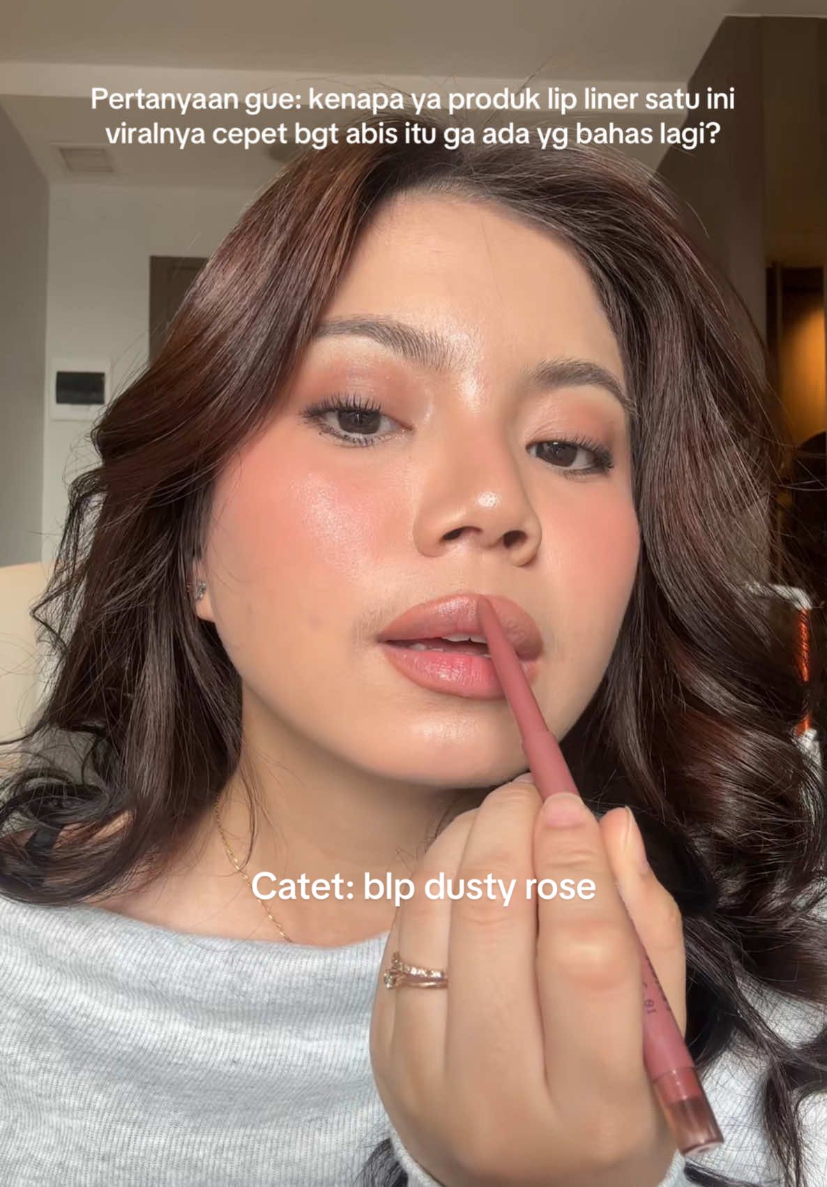 Sebagusss ituhhh woy lip liner iniii padahal soldout mulu tapi kenapa gabanyak yg bahas lagi ya??? #almanaxbuaran #keranjangkuning #lipliner #localbrand 
