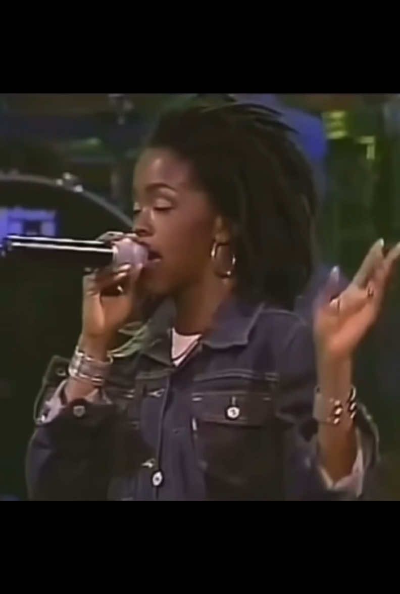 Bob Marley - “War” performed by Lauryn Hill ❤️💛💚 #laurynhill #refugee #timemagazine #90s #90sera #90svibes #90saesthetic #90saesthetics #90sstyle #90sfashion #90svintage #90smusic #90sthrowback #90snostalgia #throwbackmusic #oldschoolaura #laurynhill #selahmarley #mslaurynhill #fyp #viral ##getmefamouspls #ygmarley #foryoupage #foryoupage #themiseducationoflaurynhill #foryou #getmefamous ##fugees #edit #bobmarley @Bob Marley 