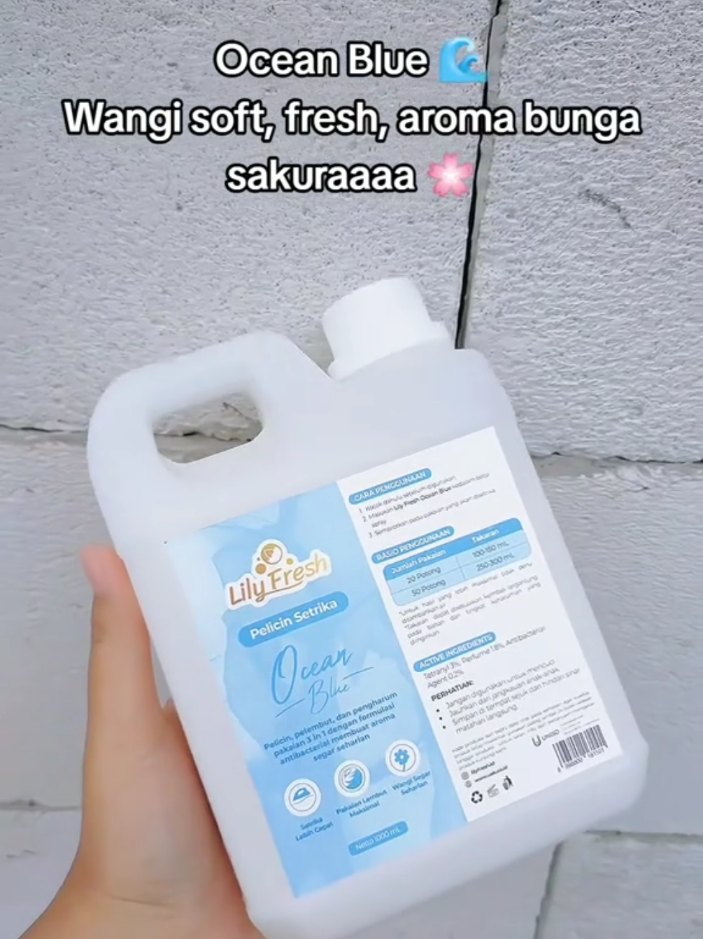 Ada yang udah pernah nyobain wangi ini? atau wangi lain? komen yu 👇🏻😬 #pejuangrupiah #semangat #moots #fypシ #pejuangaffiiliate #pewangilaundry #pewangi #lilyfresh #pelicinlaundry 