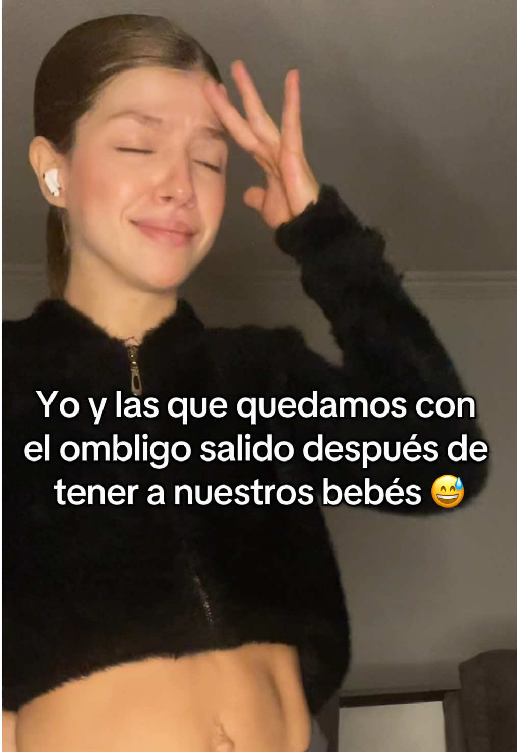 Y a eso súmenle que alguna vez me perfore el ombligo y con mis embarazos así quedó 😅 #seguridad #ombligo #cuerposreales #mama #momlife 